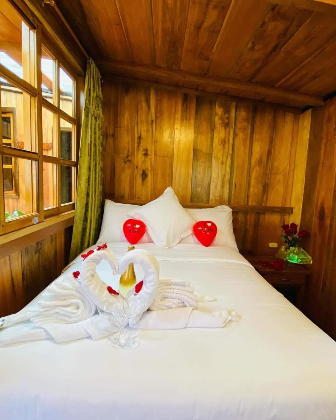 Guayabo Hostal Mindo Buitenkant foto