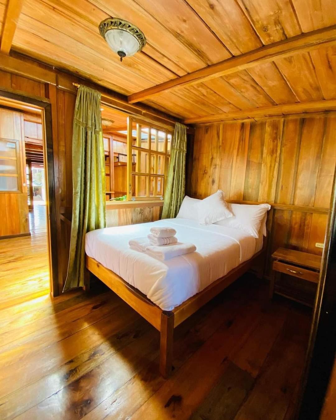 Guayabo Hostal Mindo Buitenkant foto