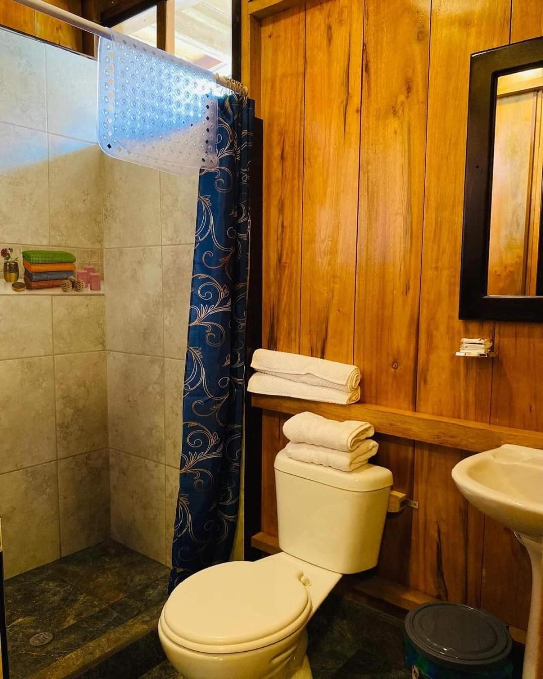 Guayabo Hostal Mindo Buitenkant foto