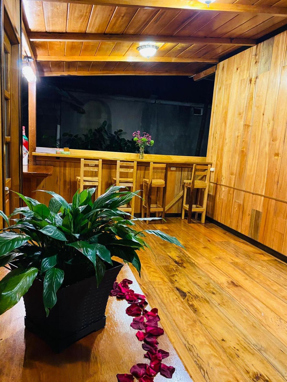Guayabo Hostal Mindo Buitenkant foto