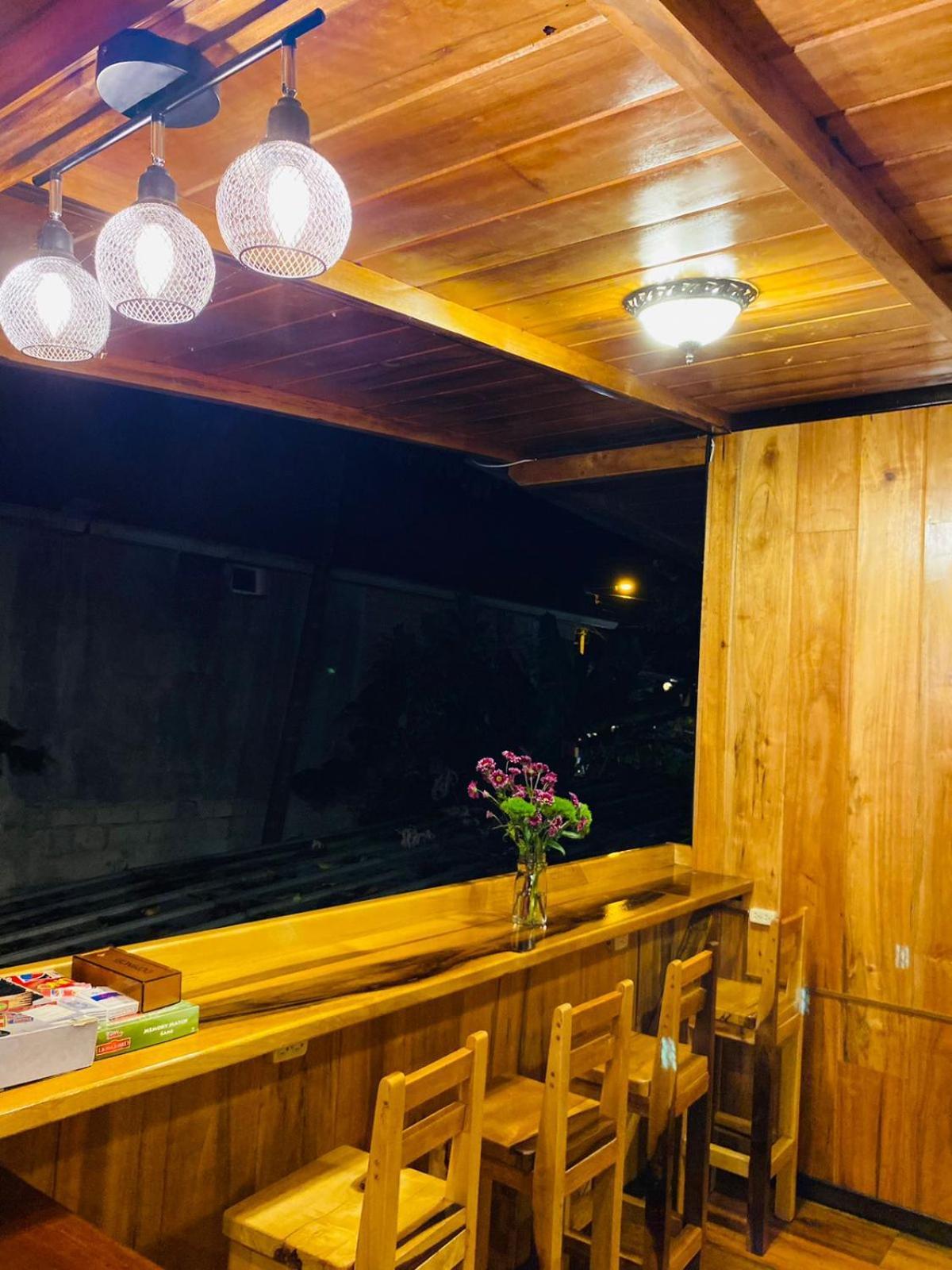 Guayabo Hostal Mindo Buitenkant foto