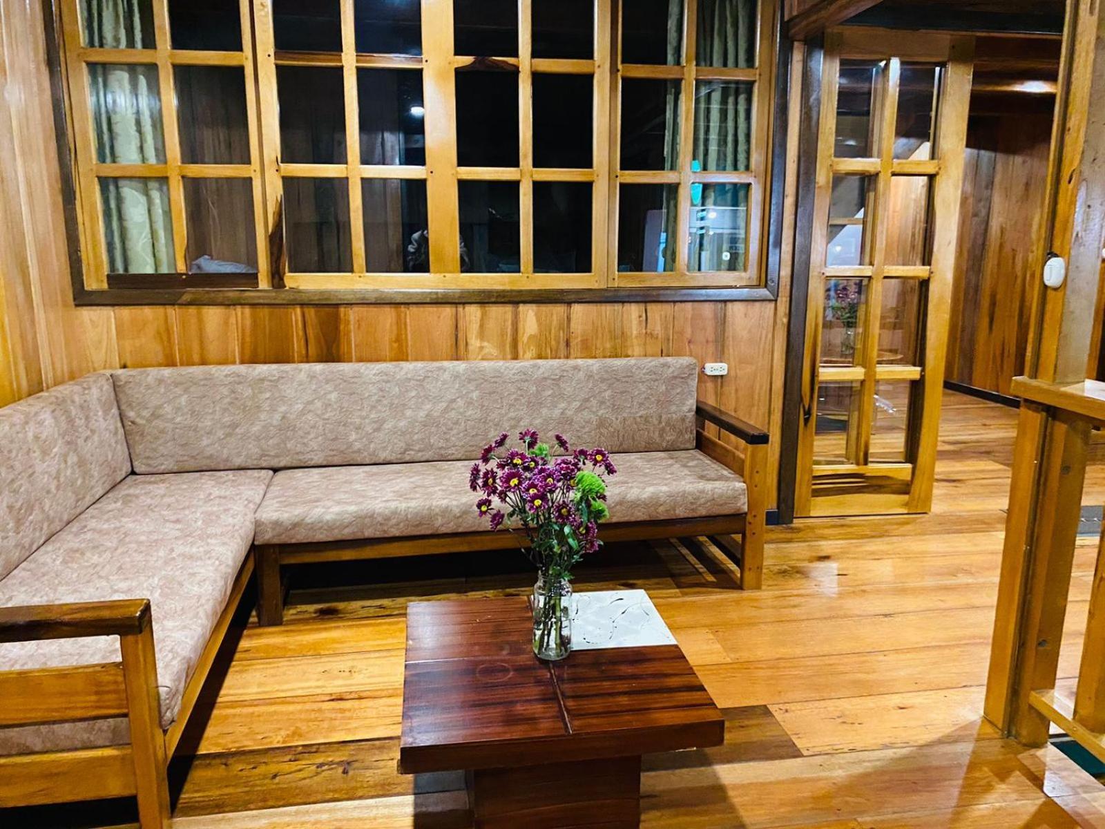 Guayabo Hostal Mindo Buitenkant foto